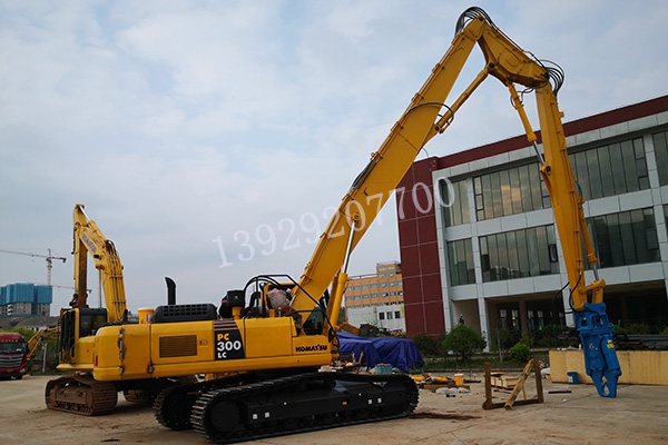 【挖掘機(jī)拆樓臂】什么是挖掘機(jī)拆樓臂？